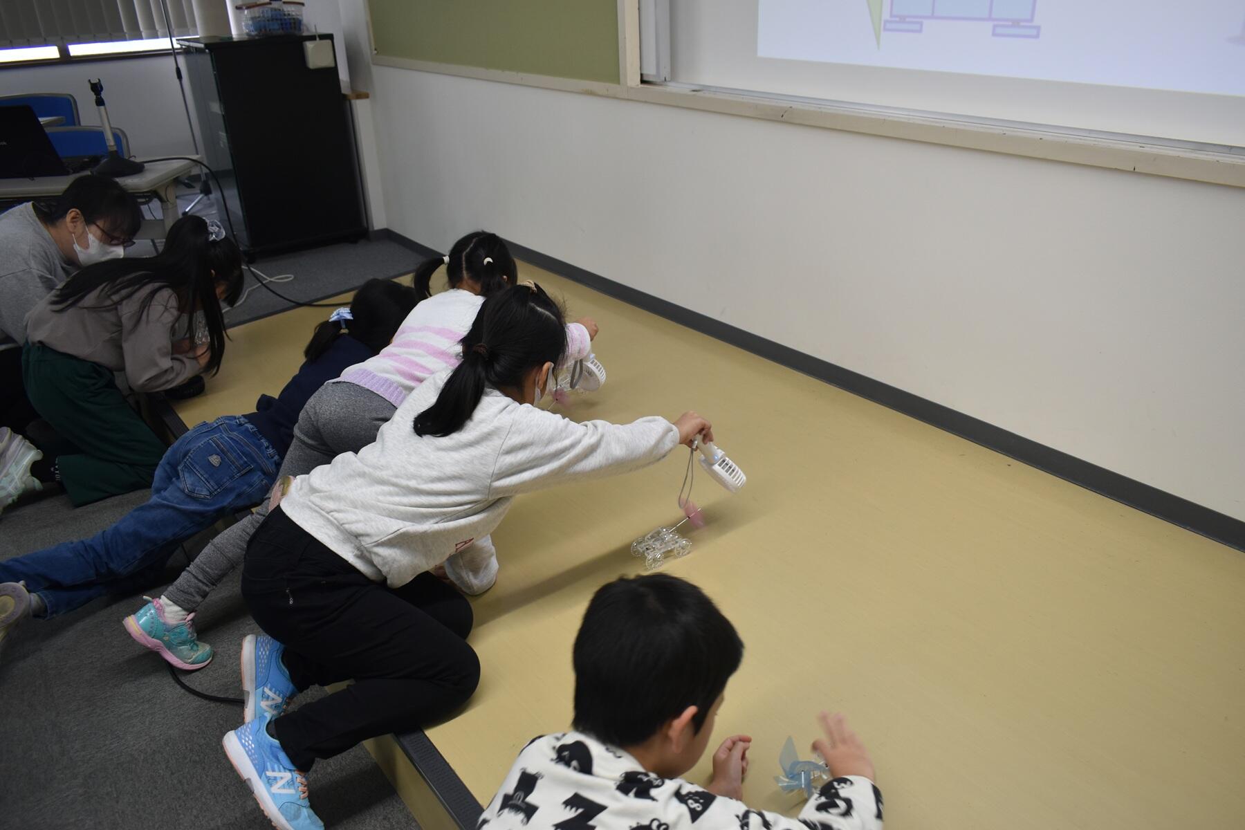 写真3（「親子ふれあい事業」で出前授業を開催しました）.JPG