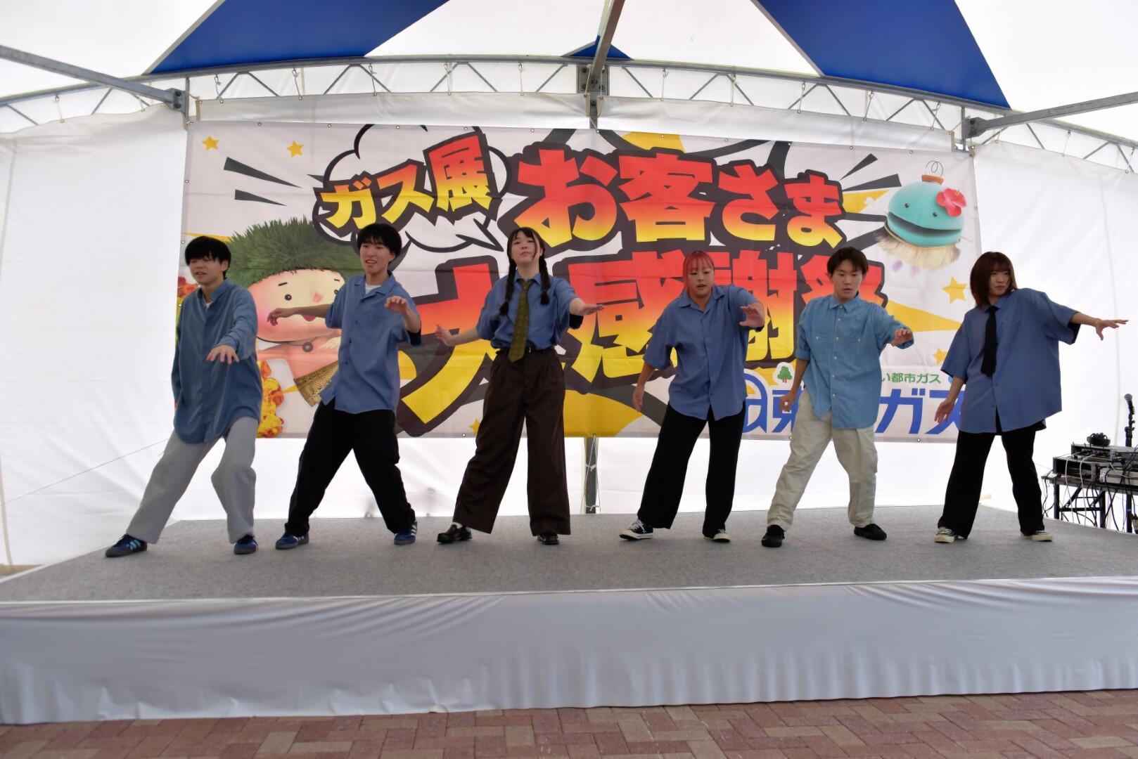 写真2(ストリートダンス部が「東部ガス お客さま大感謝祭2025」に参加しました).jpg