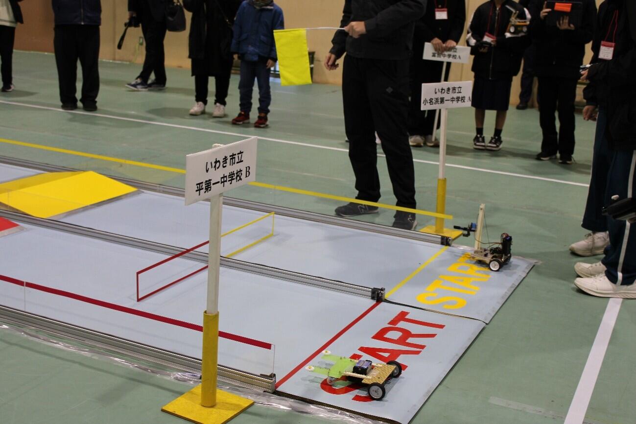 写真1(中学生ロボット競技会を開催).jpg