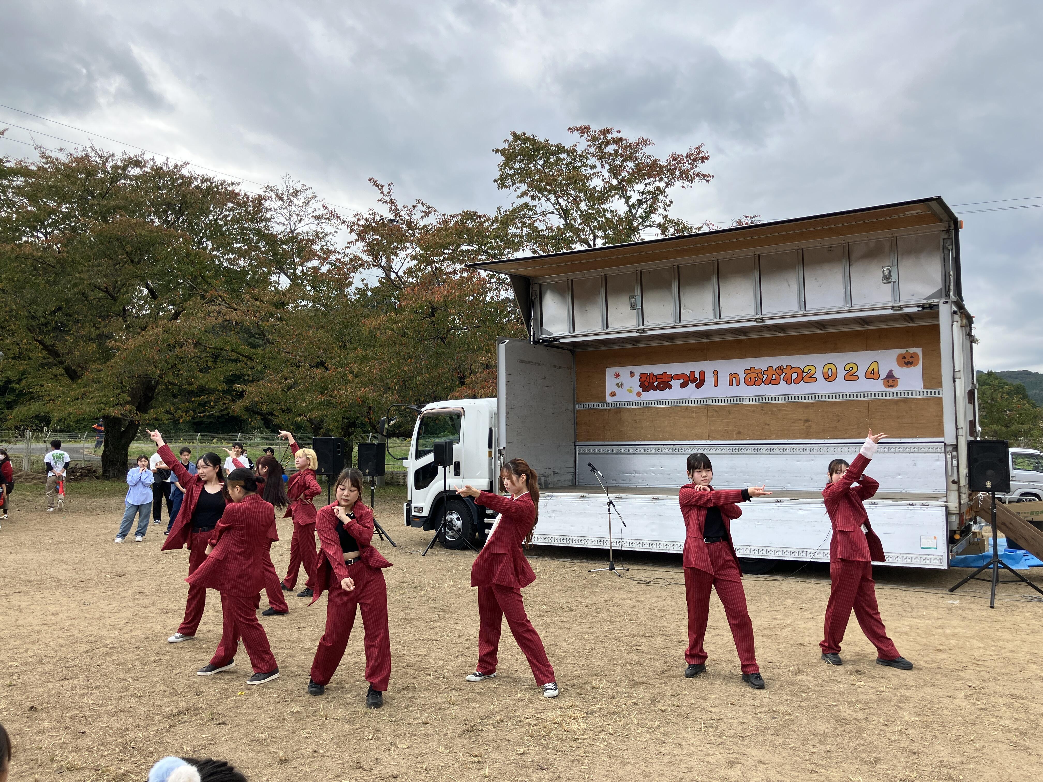 写真2（「秋まつりinおがわ2024」に本校ストリートダンス部が参加）.jpeg