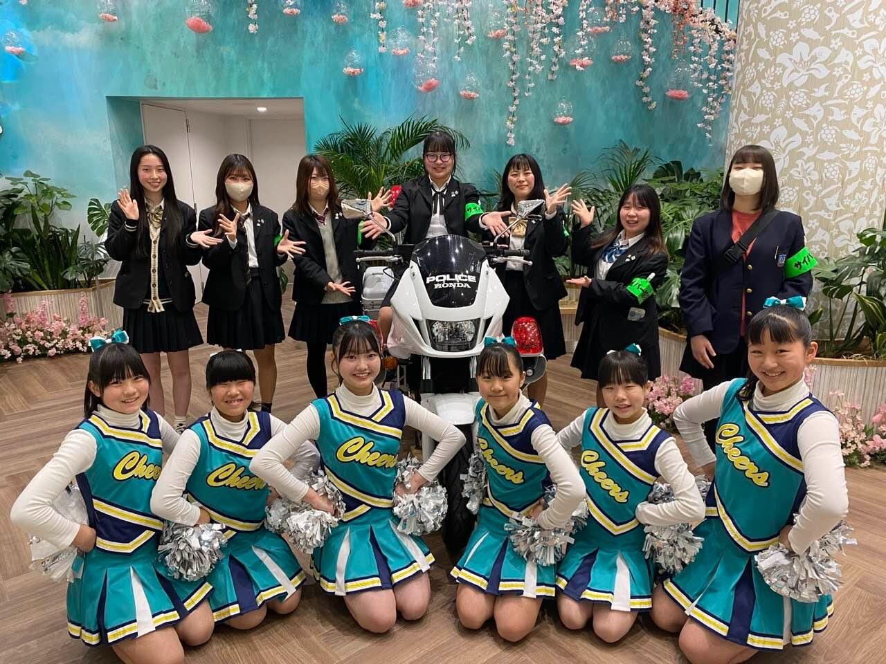 写真1（本校学生がサイバー防犯啓発活動を実施）.jpg
