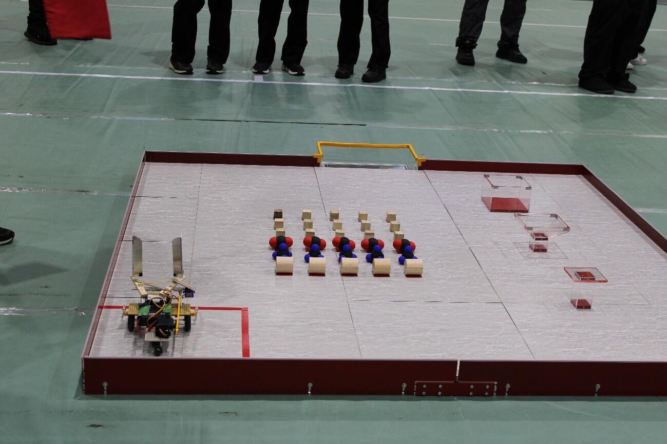 写真4(中学生ロボット競技会を開催).jpg