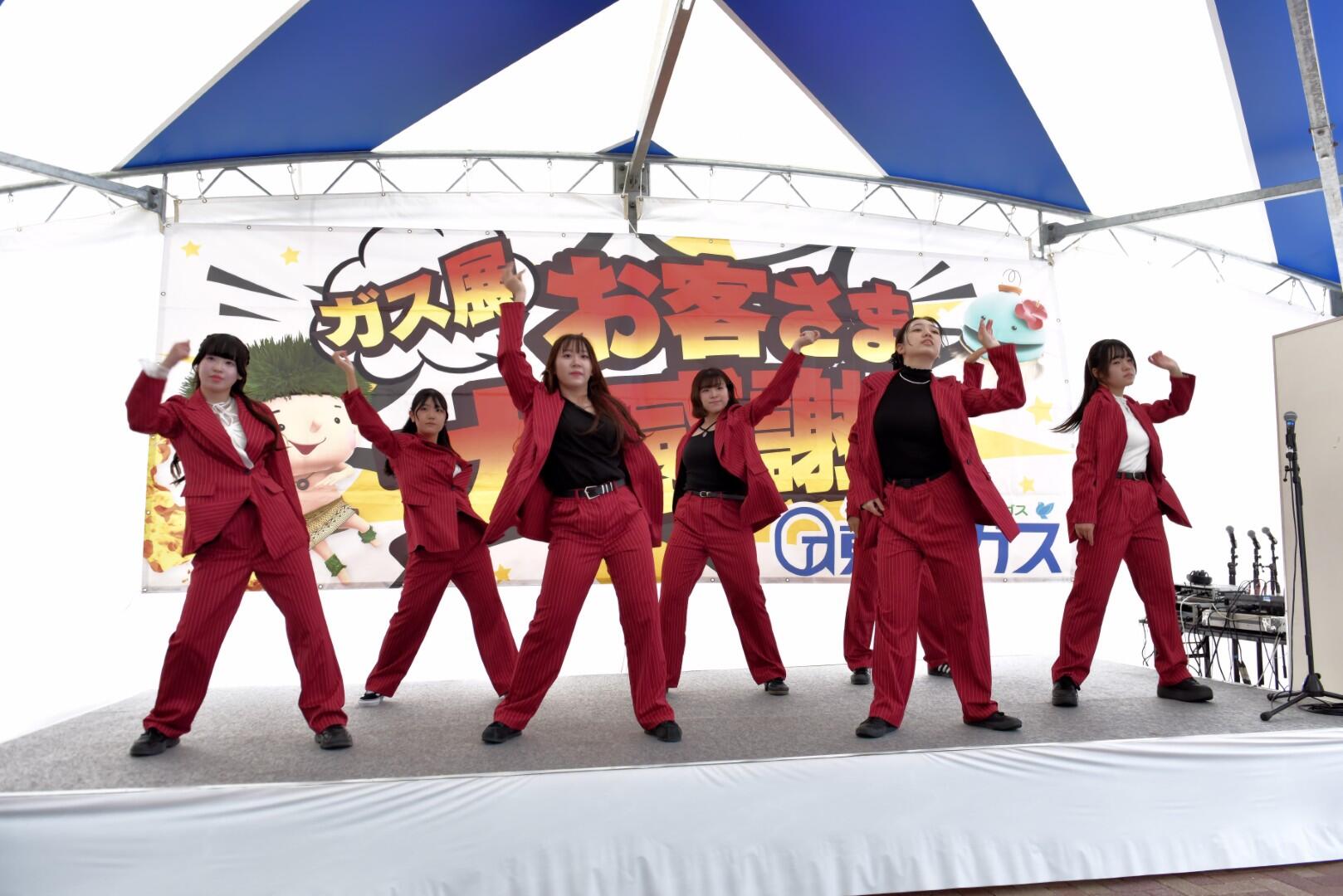 写真3(ストリートダンス部が「東部ガス お客さま大感謝祭2025」に参加しました).jpg