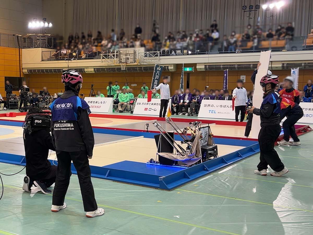 写真2（高専ロボコン2024東北地区大会でベスト４　Aチームがアイデア賞を受賞し全国大会出場権を獲得）.JPG