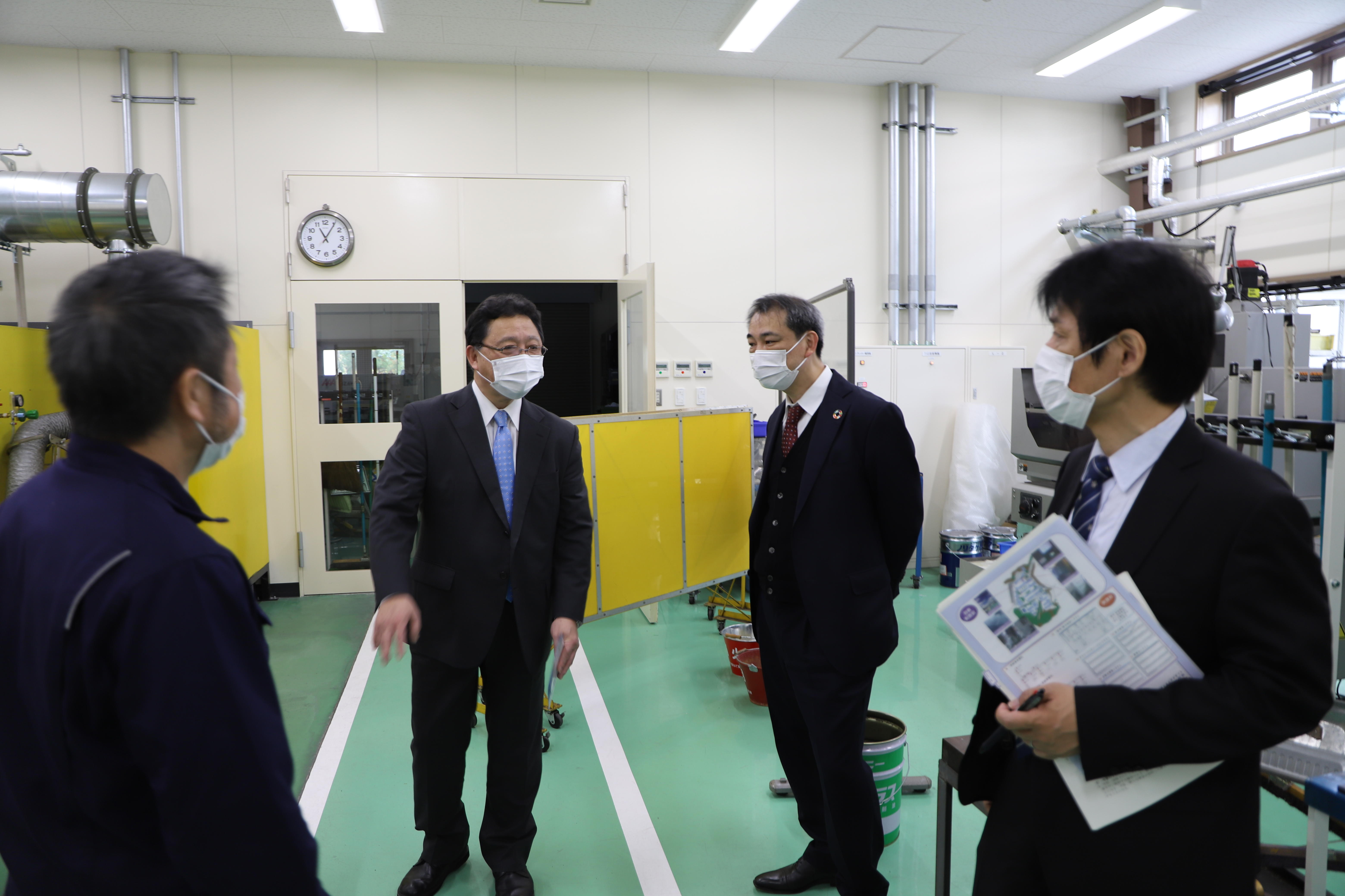 写真2（国立高等専門学校機構の坪田・井上両理事が本校を視察しました）.JPG